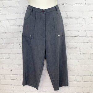 NWT Petite Pinstripe Capri Pants w/ White Grommets